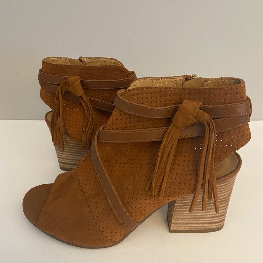 Franco Sarto suede heels size 9.5 - new without tags!